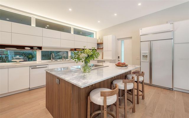 1731 CUNLIFF LANE, Sarasota, FL 34239