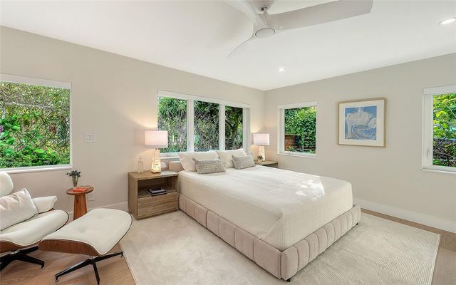 1731 CUNLIFF LANE, Sarasota, FL 34239