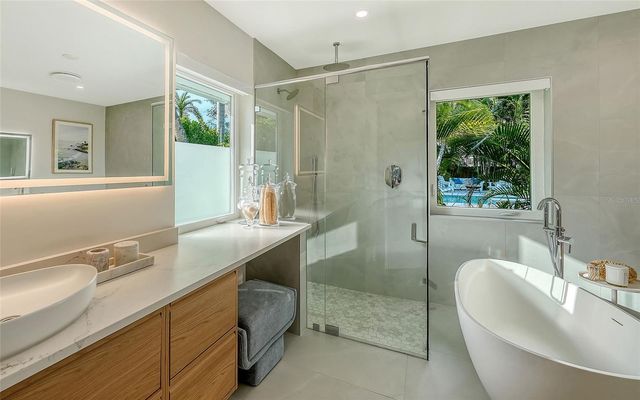 1731 CUNLIFF LANE, Sarasota, FL 34239