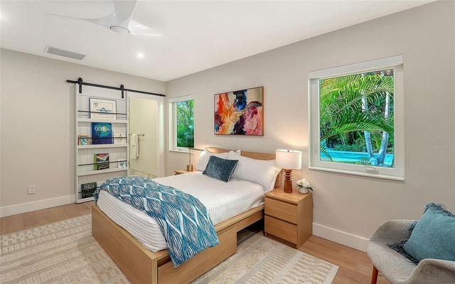 1731 CUNLIFF LANE, Sarasota, FL 34239