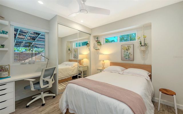 1731 CUNLIFF LANE, Sarasota, FL 34239