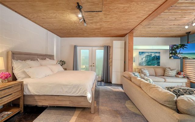 1731 CUNLIFF LANE, Sarasota, FL 34239