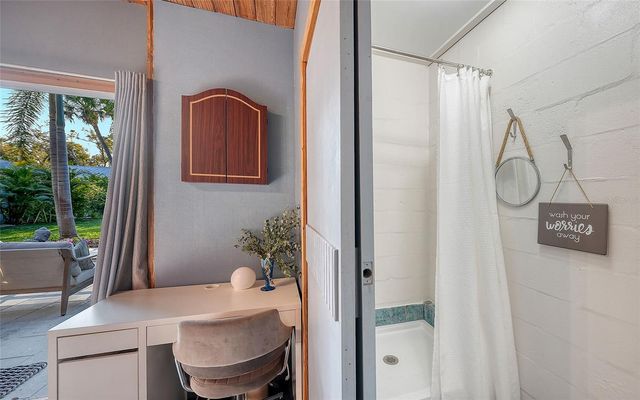 1731 CUNLIFF LANE, Sarasota, FL 34239