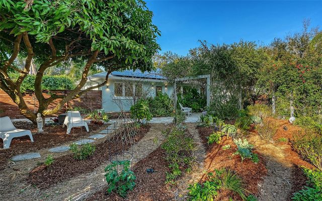 1731 CUNLIFF LANE, Sarasota, FL 34239