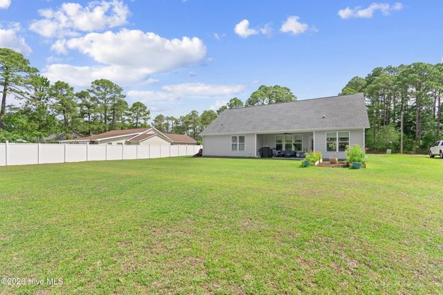 299 Boundaryline Drive NW, Calabash, NC 28467