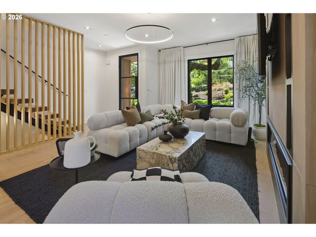 701 1st St, Lake Oswego, OR 97034