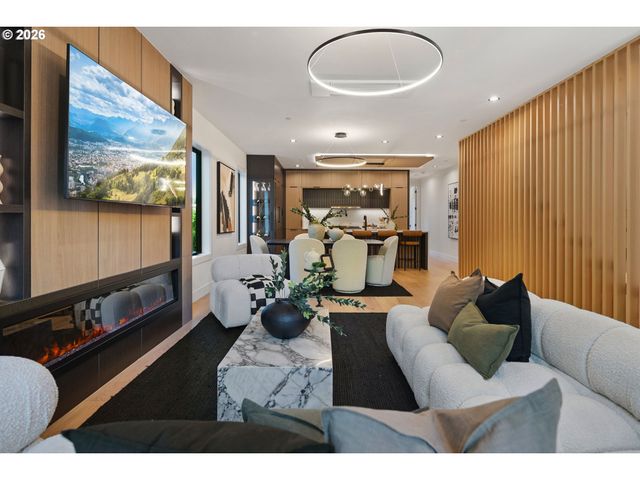 701 1st St, Lake Oswego, OR 97034
