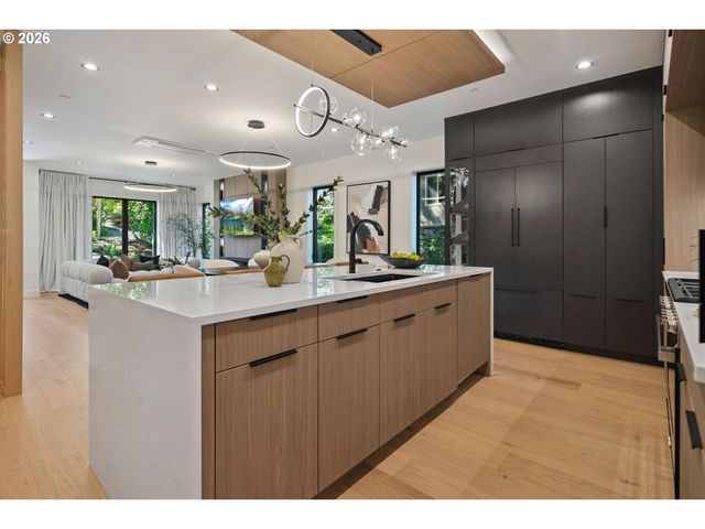 701 1st St, Lake Oswego, OR 97034