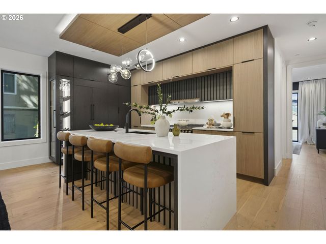 701 1st St, Lake Oswego, OR 97034