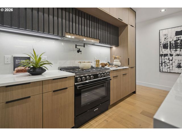 701 1st St, Lake Oswego, OR 97034