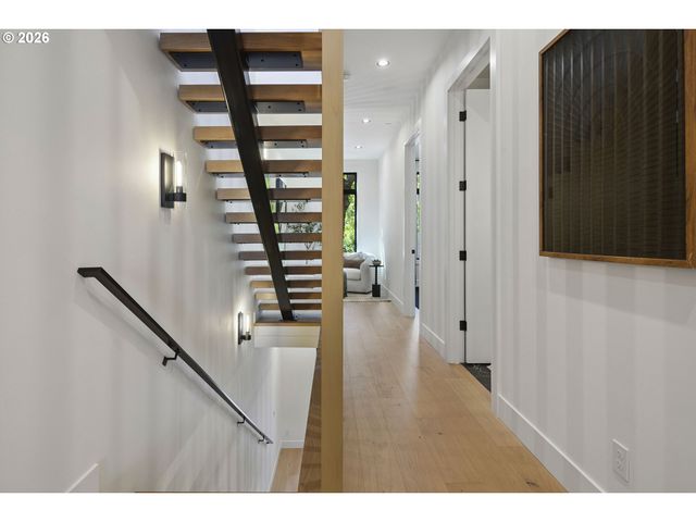 701 1st St, Lake Oswego, OR 97034