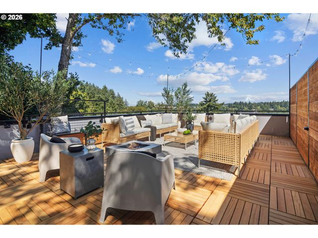 701 1st St, Lake Oswego, OR 97034