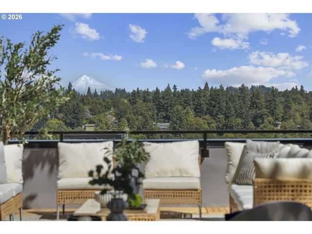 701 1st St, Lake Oswego, OR 97034