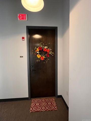 214 E Travis St Apt 301, San Antonio, TX 78205