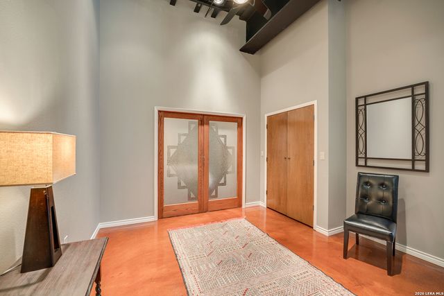 214 E Travis St Apt 301, San Antonio, TX 78205