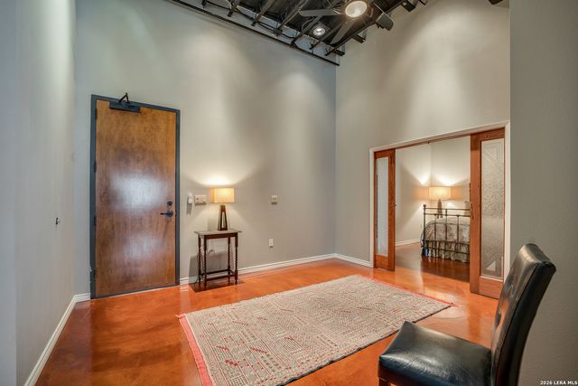 214 E Travis St Apt 301, San Antonio, TX 78205