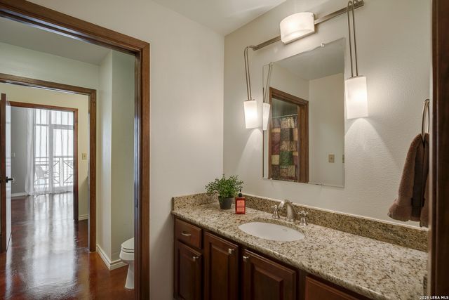 214 E Travis St Apt 301, San Antonio, TX 78205