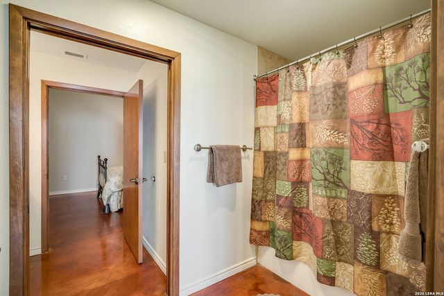 214 E Travis St Apt 301, San Antonio, TX 78205