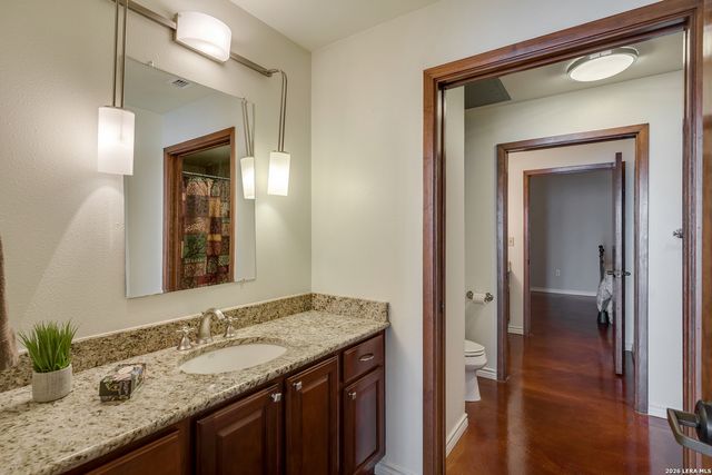 214 E Travis St Apt 301, San Antonio, TX 78205