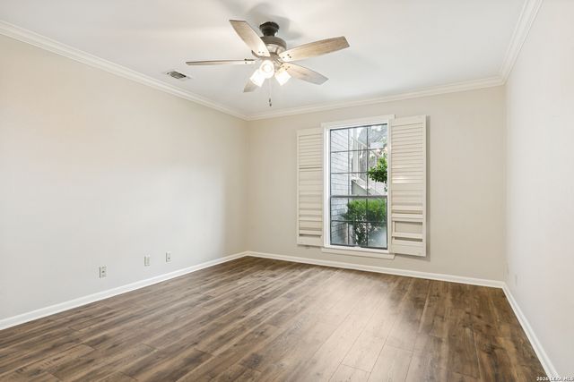 8415 Fredericksburg Rd Apt 106, San Antonio, TX 78229