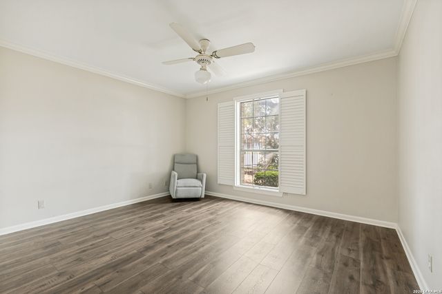 8415 Fredericksburg Rd Apt 106, San Antonio, TX 78229
