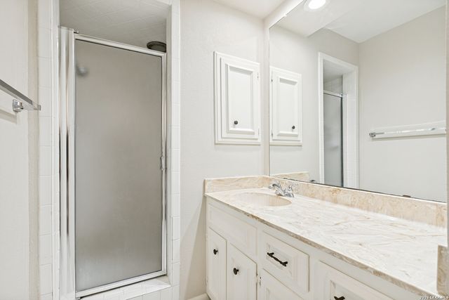 8415 Fredericksburg Rd Apt 106, San Antonio, TX 78229