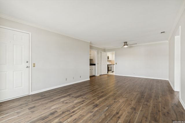 8415 Fredericksburg Rd Apt 106, San Antonio, TX 78229