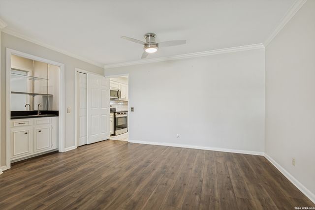 8415 Fredericksburg Rd Apt 106, San Antonio, TX 78229