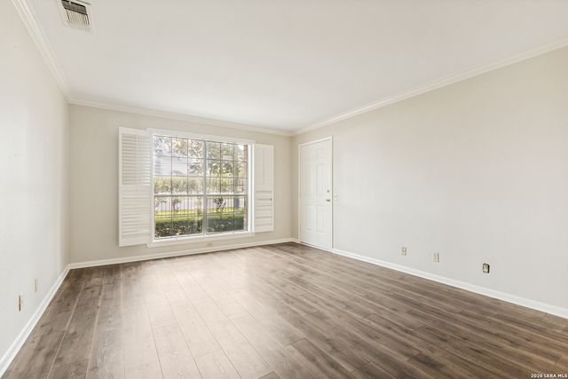 8415 Fredericksburg Rd Apt 106, San Antonio, TX 78229
