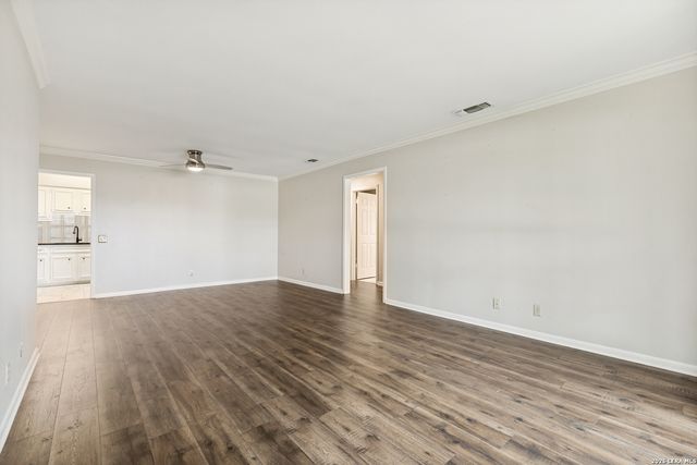 8415 Fredericksburg Rd Apt 106, San Antonio, TX 78229