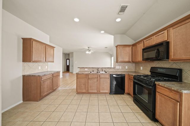 2134 Vermillion Oak Street, Fresno, TX 77545