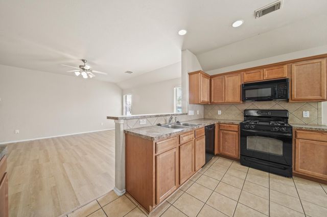 2134 Vermillion Oak Street, Fresno, TX 77545