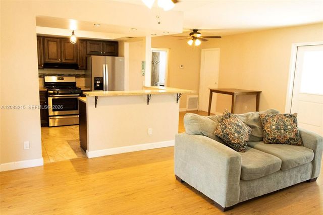 9880 NW 24th Place, Sunrise, FL 33322