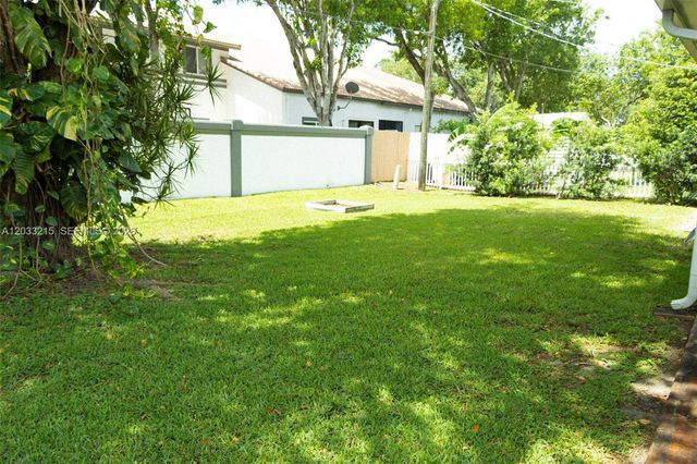 9880 NW 24th Place, Sunrise, FL 33322