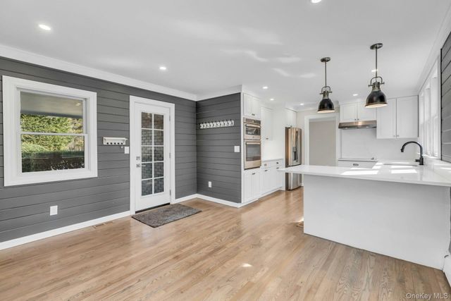 76 Maple Street, Blue Point, NY 11715