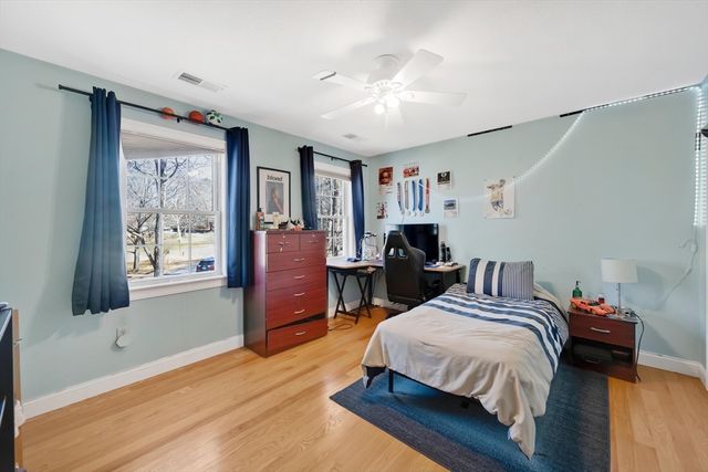 31 College View Hts, South Hadley, MA 01075