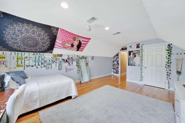 31 College View Hts, South Hadley, MA 01075