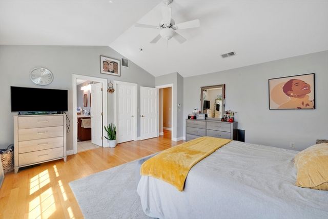 31 College View Hts, South Hadley, MA 01075