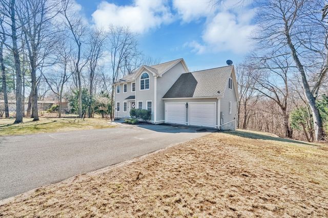 31 College View Hts, South Hadley, MA 01075