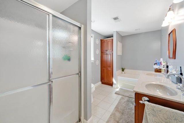 31 College View Hts, South Hadley, MA 01075