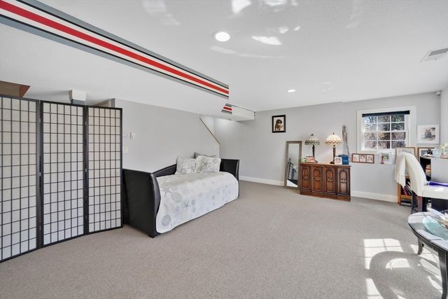 31 College View Hts, South Hadley, MA 01075