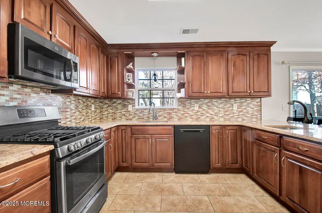 2059 Nakiska Court, Toms River, NJ 08755