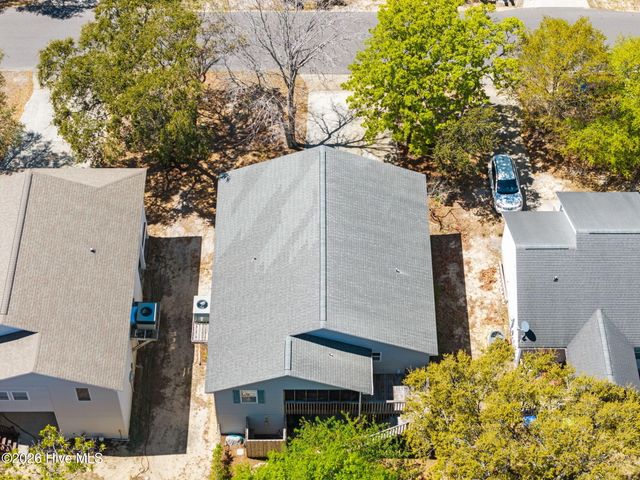 128 NE 36th Street, Oak Island, NC 28465