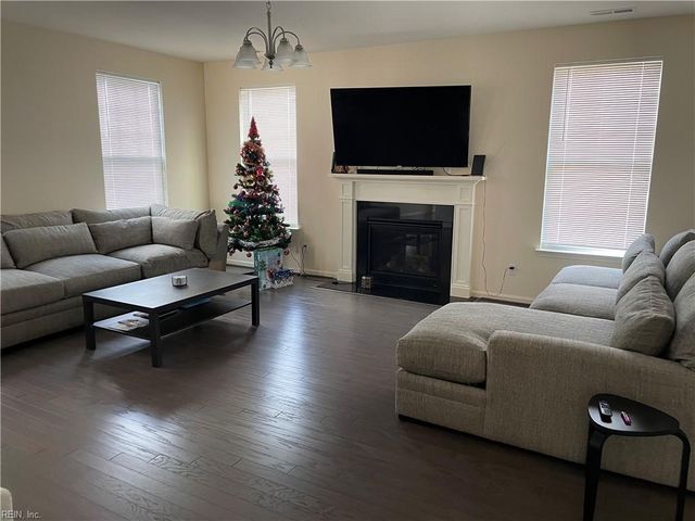 408 Terrywood DR, Suffolk, VA 23434