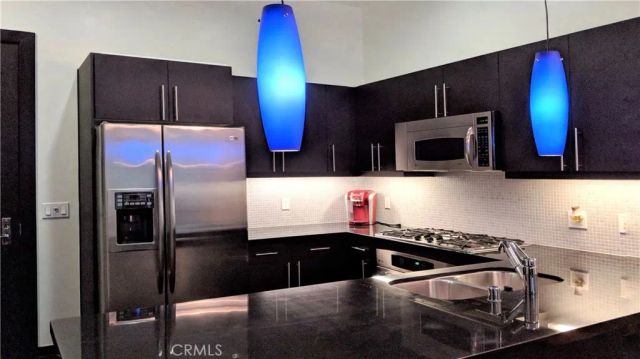 655 S Hope, Los Angeles, CA 90017