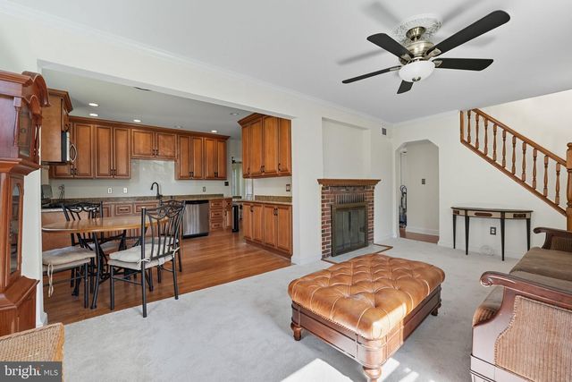 6812 CHESTNUT AVE, Falls Church, VA 22042