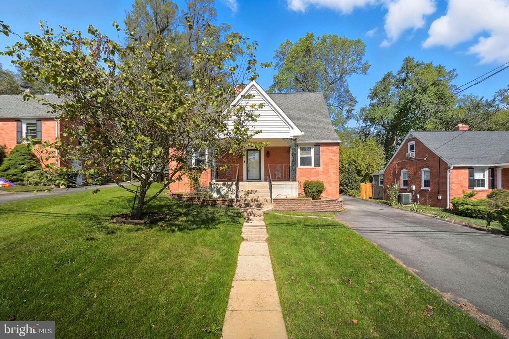 6812 CHESTNUT AVE, Falls Church, VA 22042