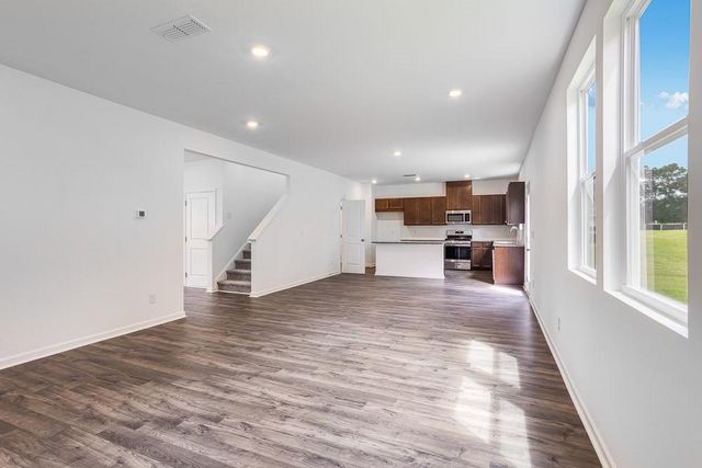 205 Groveton Court, Euharlee, GA 30145