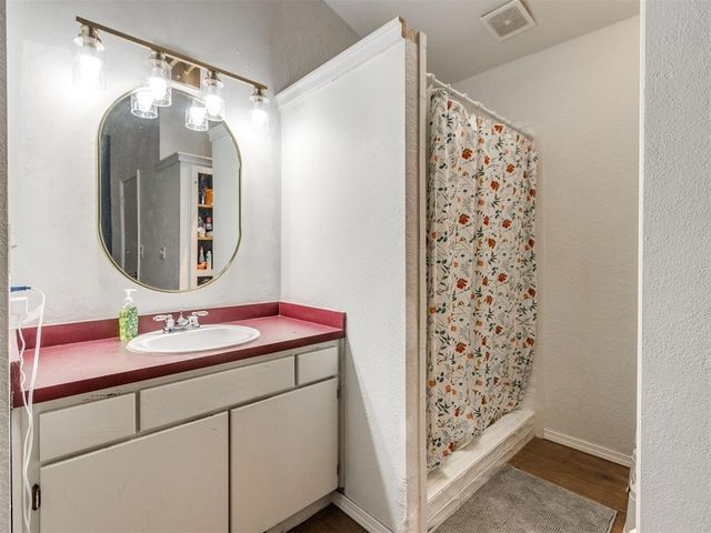 530 Stoneridge Drive, Moore, OK 73160