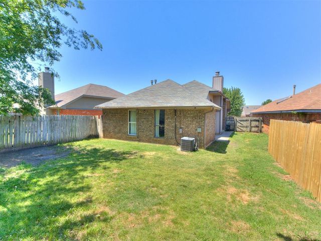 530 Stoneridge Drive, Moore, OK 73160